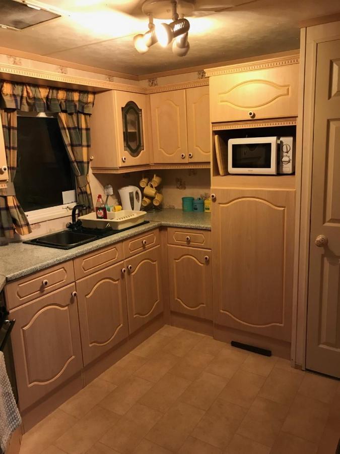 The Fox Inn, Roxby, Static Caravan Exterior photo